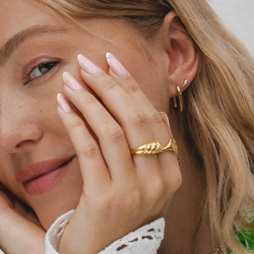 By Rae The Cora Hoop – The Consortium