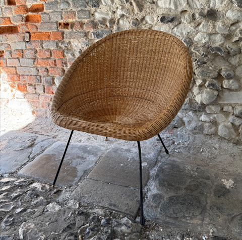files/1960s_Vintage_Wicker_Chair.png