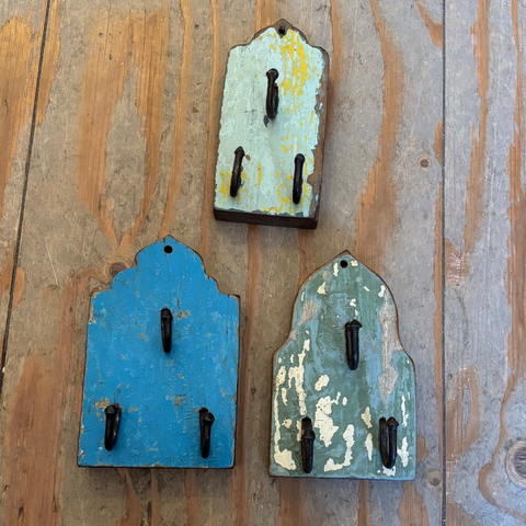 files/3_Vintage_Mini_Key_Hooks.heic