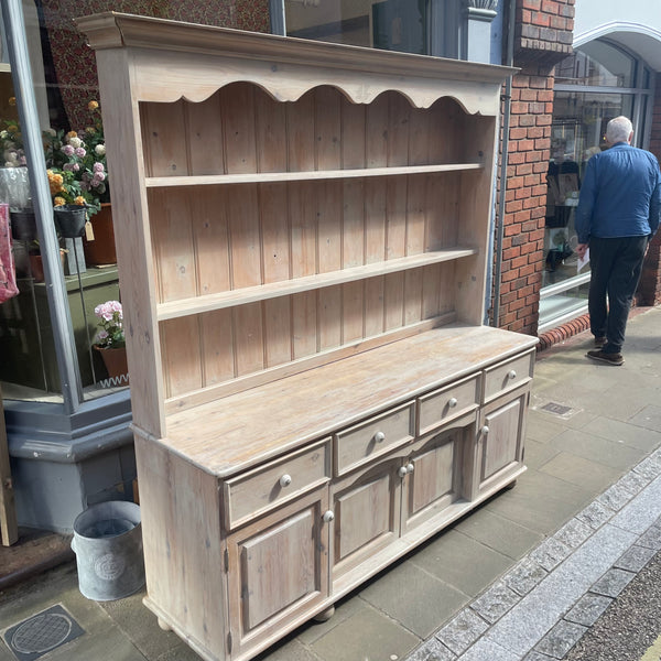 Pine Dresser