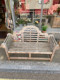 A Lutyen’s style garden bench top view