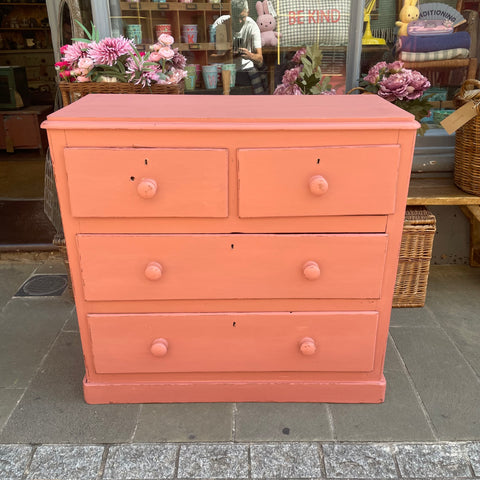 files/Antique_Painted_Chest_Of_Drawers.jpg