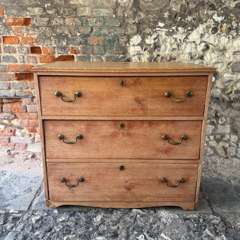 files/Antique_Pine_Chest_of_Drawers_Main.jpg