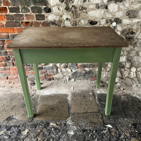files/Antique_Pine_Kitchen_Table_with_Painted_Legs.jpg