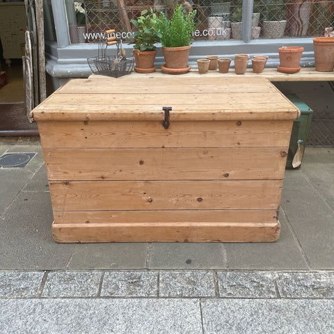 files/Antique_Pine_Panelled_Blanket_Box.jpg