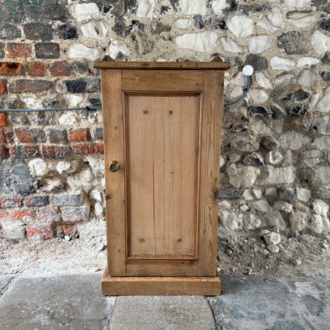 files/Antique_Pine_Pot_Cupboard_front.jpg