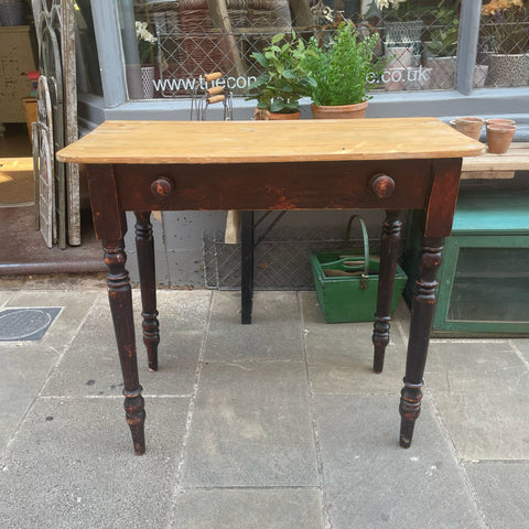 files/Antique_Small_Pine_Hall_Table.jpg