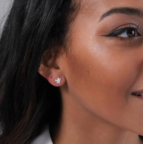 files/Attic_Creations_Harmony_Jigsaw_Earrings_-_Silver_Model.png