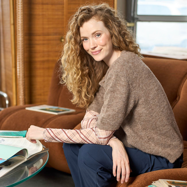 Black Colour Dell Cardigan Taupe Sitting