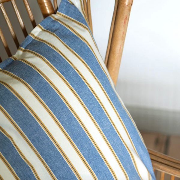 Bungalow DK Cushion - Palermo azur close up