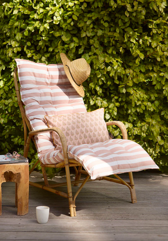 files/Bungalow_DK_Roma_Rose_Mattress_55_x_155cm_in_a_chair.png