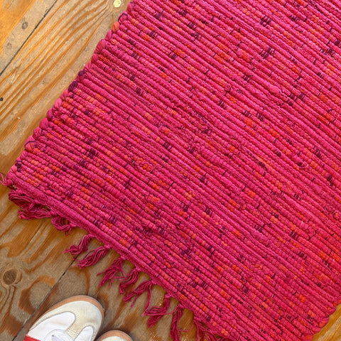 files/Chindi_Rug_Red_Pink_60_x_90cm.jpg