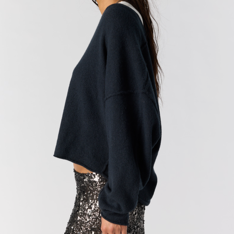 Free People See Me V - Neck Pullover In black 