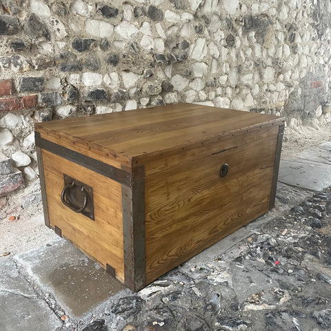 Lockable blanket box deals
