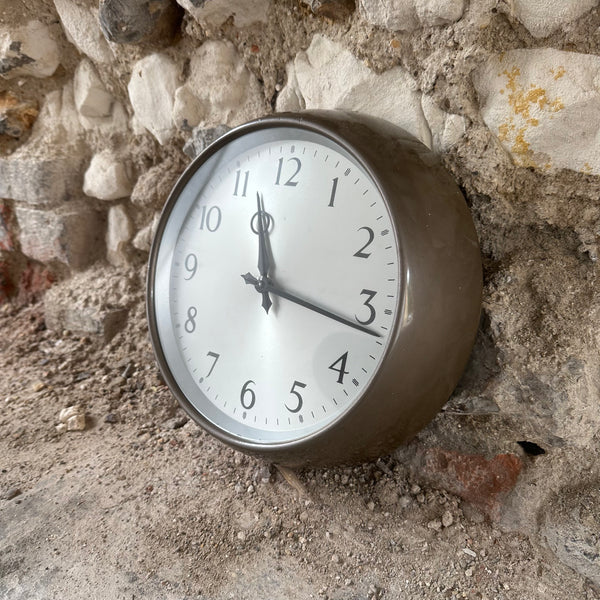 Original Retro Wind-Up Clock