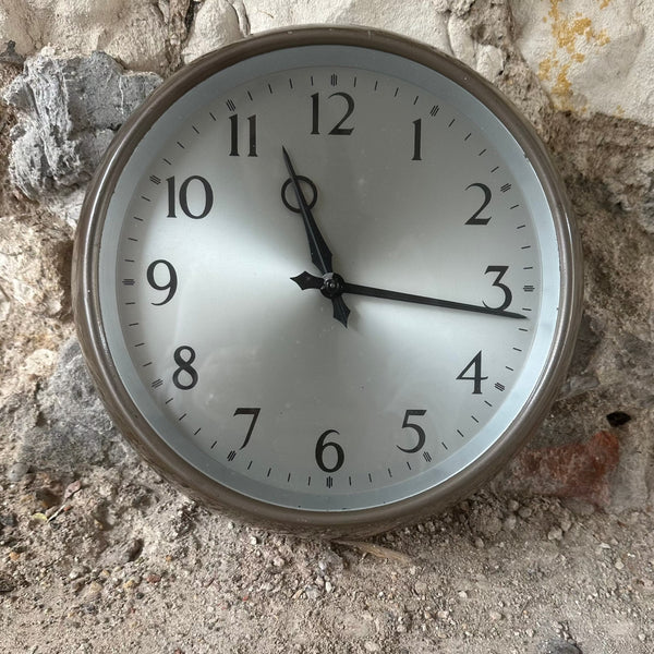 Original Retro Wind-Up Clock