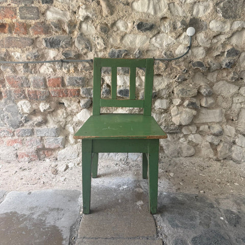 files/Green_Vintage_Child_s_Chair.jpg