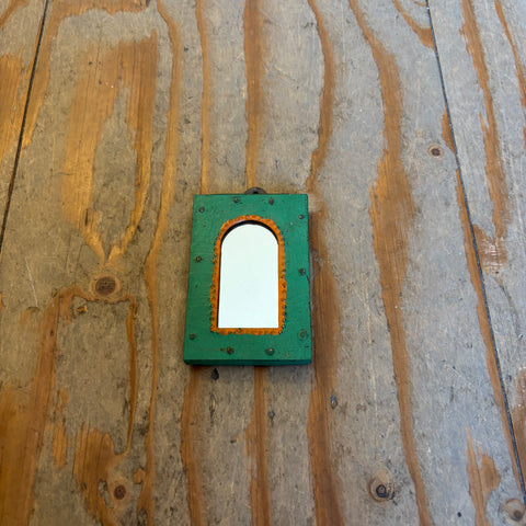 files/Green_and_Orange_Mirror.heic