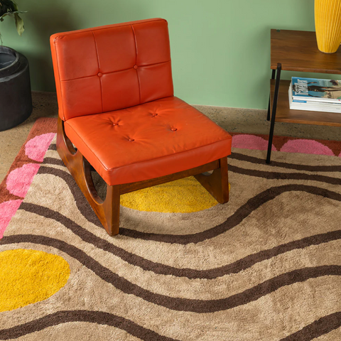 files/Ian_SnowMadeleine_Abstract_Recycled_Cotton_Rug_with_chair.png