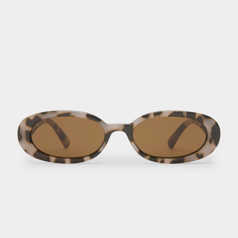 files/Le_Specs_-_Outta_Love_-_Cookie_Tort-3e8c-41d5-9e8c-2bac8d1bd09e.webp