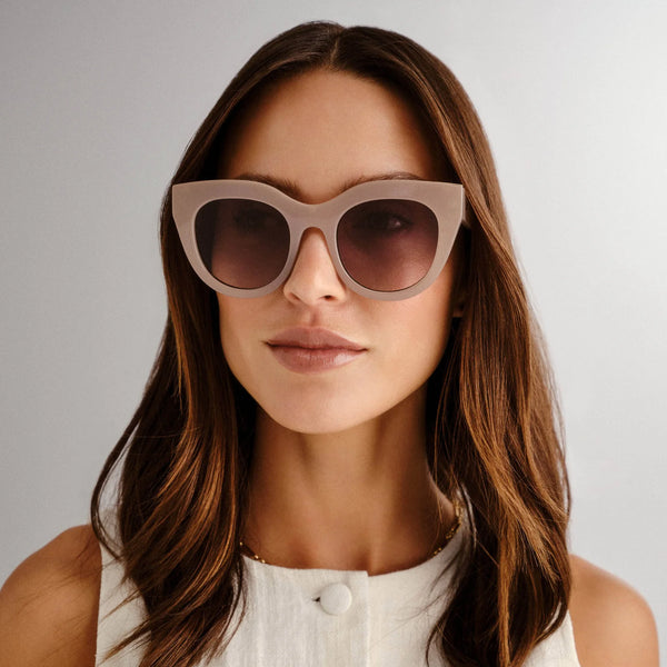 Le Specs Air Heart Sunglasses - Oatmeal model
