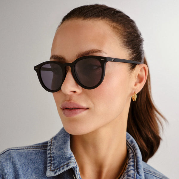 Le Specs Fire Starter Polarised Sunglasses - Black Rubber side model
