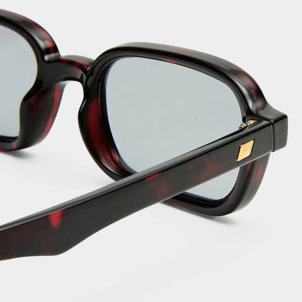 Le Specs Pilferer Sunglasses - Cherry Tort side on close up