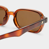 Le Specs Pilferer Sunglasses - Toffee Tort side close up