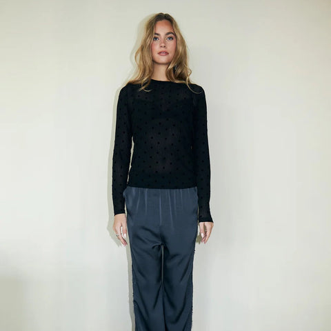 files/Lollys_Laundry_Irie_BlouseLL_LS_-_Black.webp