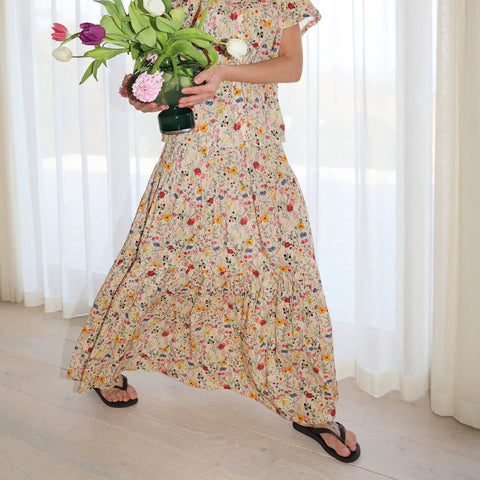 files/Lollys_Laundry_SunsetLL_Maxi_Skirt_Flower_Print.webp