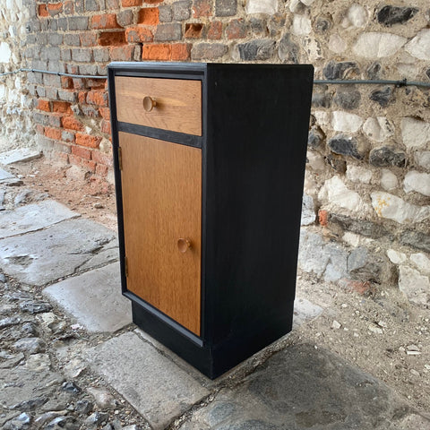 files/Mid_Century_Cupboard.jpg