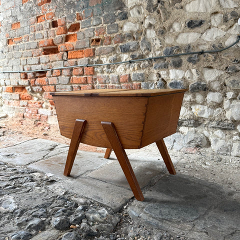 files/Mid_Century_Sewing_Box.jpg
