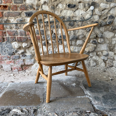 files/Mid_Century_Short_Ercol_Carver_Chair.jpg