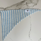 Mynte Triangle Scarf Striped - LIght blue flat 2