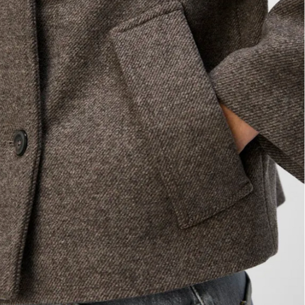 Object Riki Short Jacket model close up