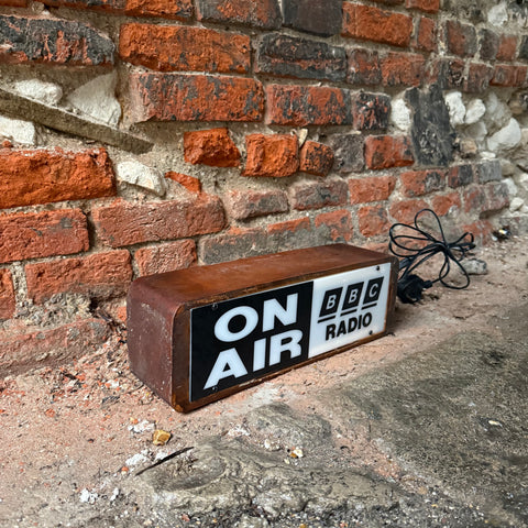 files/On_Air_BBC_Radio_Lightbox_Side.heic