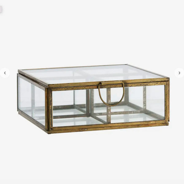 Partitioned jewellery box