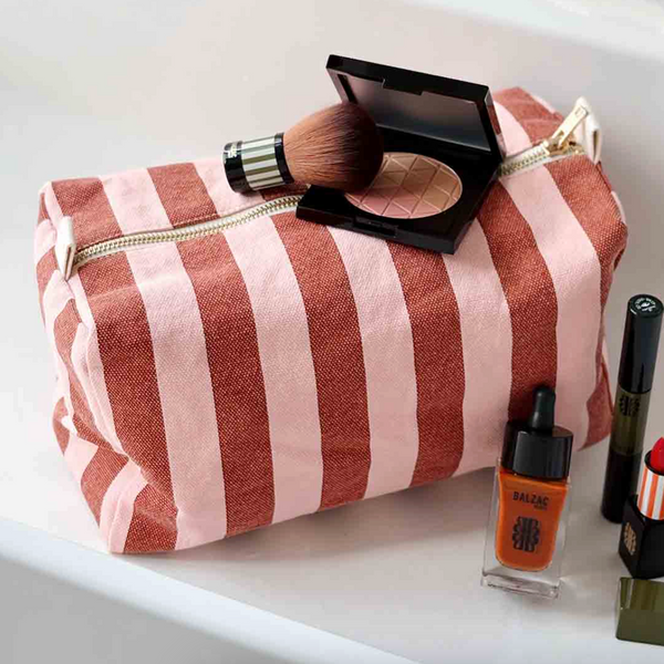 Rose In April Vic Toiletry Bag - Brick/Chamallow (Close Up)