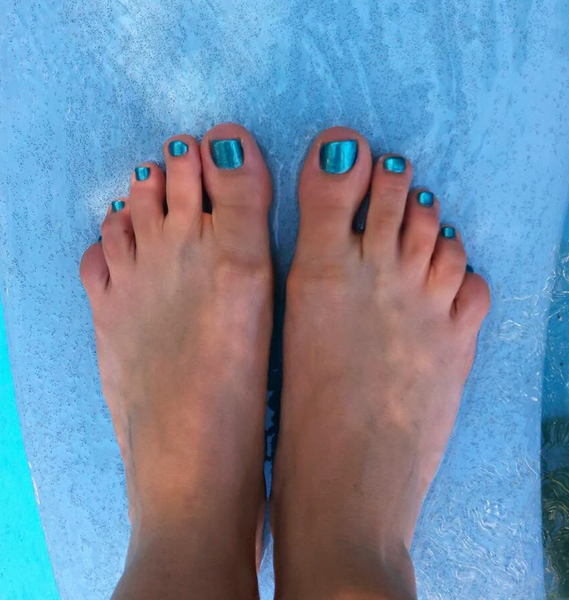 Beach Toes Nail Polish in Meet Me at Midnight