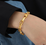 Chunky Oval Chain Bracelet in Gold
