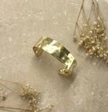 White Leaf Mishape bangle in polished gold