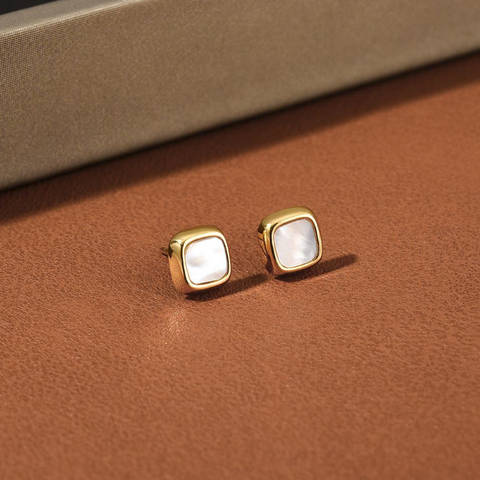 White Leaf Squared Shell Earrings - Gold