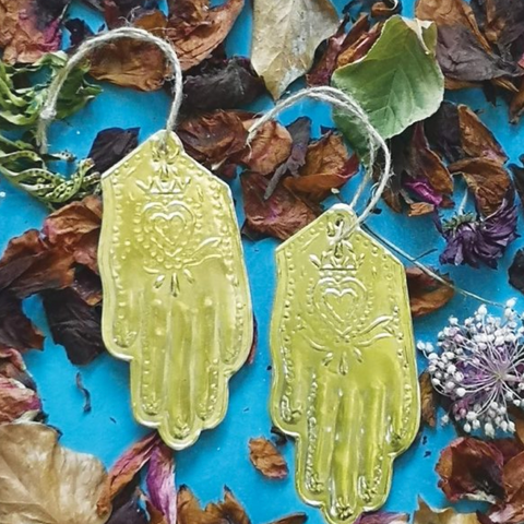 Sacred Hand Decoration Mexicana Gold