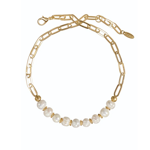 Hot Tomato Nine in a Line - Natural Pearls Worn Gold