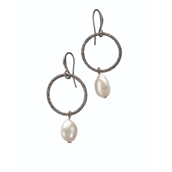 Hot Tomato Pearl Captured on Hoop - Gunmetal