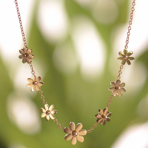 Hot Tomato Daisy Chain Necklace - Gold