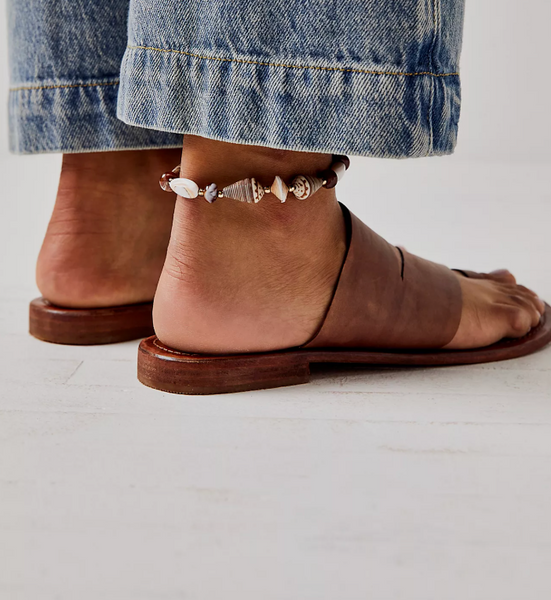 Free People Abilene Toe Loop Sandal - Luggage