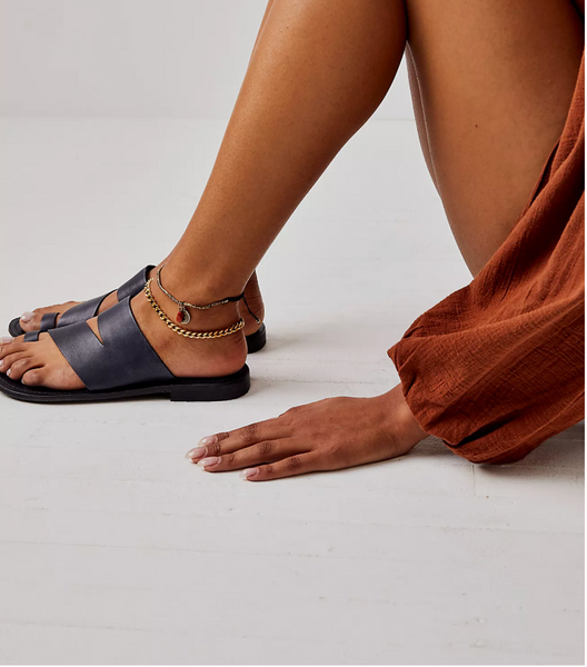 Free People Abilene Toe Loop Sandal - Black