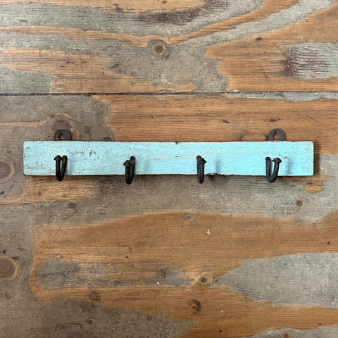 files/Set_of_4_Thin_Vintage_Hooks_-_light_blue.jpg