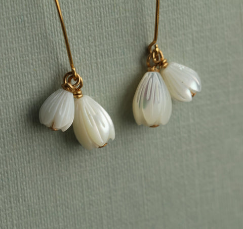 files/Silk_Purse_Sow_s_Ear_Art_Deco_Pearl_Snowdrop_Earrings_Close.webp